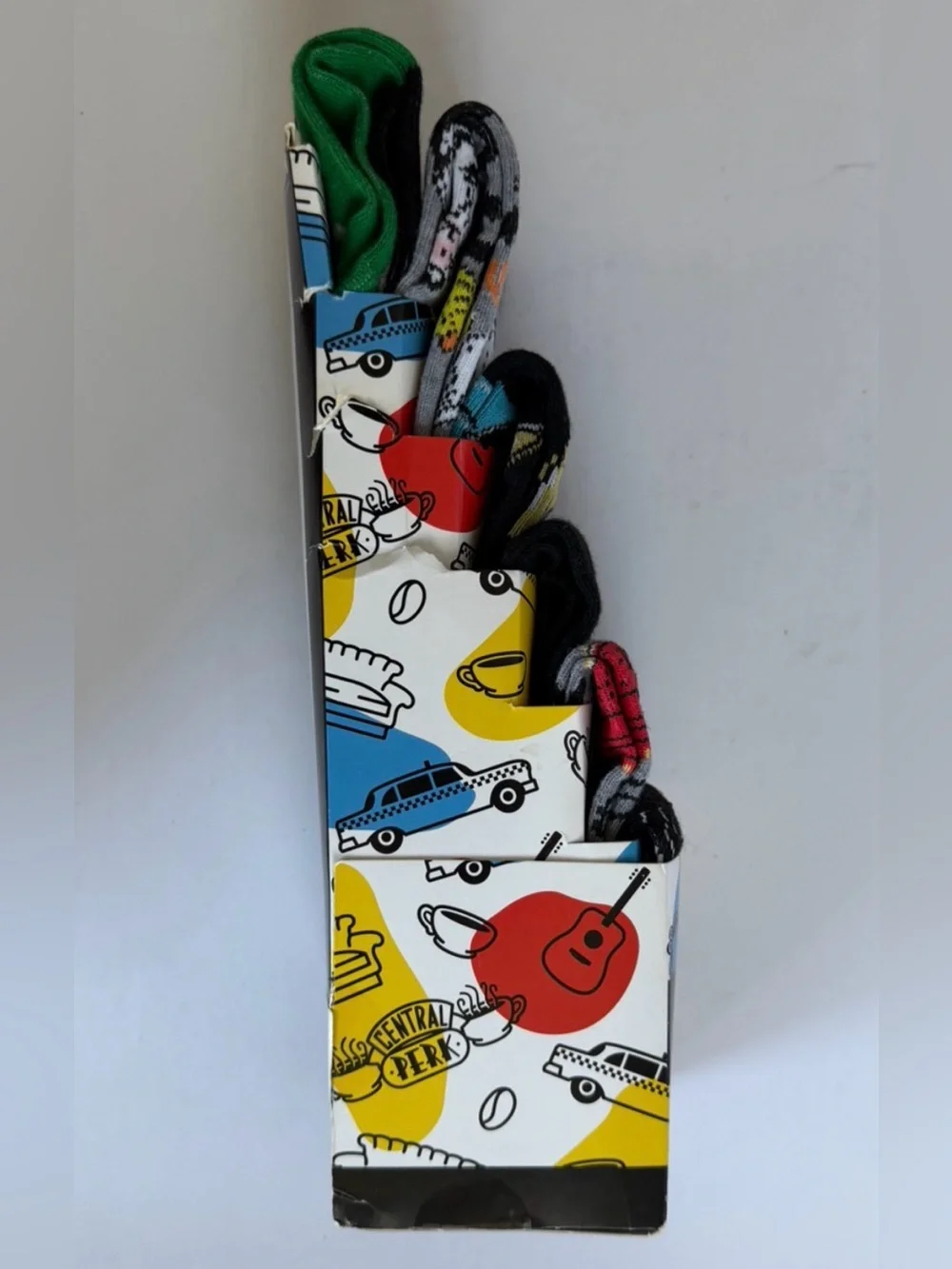 Friends TV Show Casual Crew Socks 6 Pair Pack NIB Central Perk Yellow Cab Couch